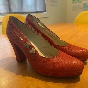 Dkode beautiful red high heels, excellent used condition